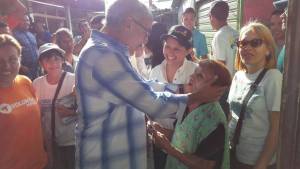 Así fue recibido Ismael García en el mercado libre de Maracay  (Fotos)