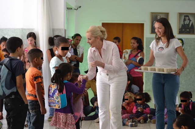Diana D'Agostino en el programa Un Vaso de Leche Escolar" // Foto Prensa
