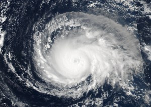 Irma se dirige a las islas del Caribe con vientos fuertes de 240 km por hora