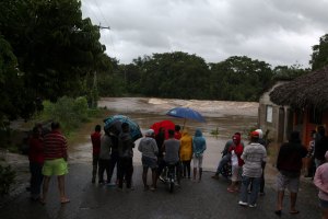 Puerto Rico bajo las aguas tras el paso del huracán María (Video)