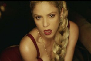 Regresa la Shakira más sexy ajena a los rumores de separación (video)