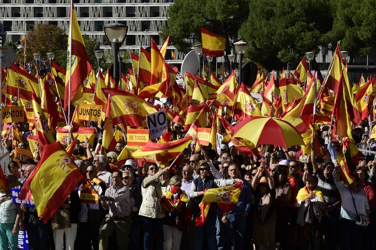 Miles de personas se manifiestan en Madrid contra la secesión de Cataluña (Fotos)