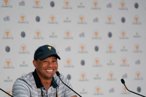 Tiger Woods muestra video de su recuperación
