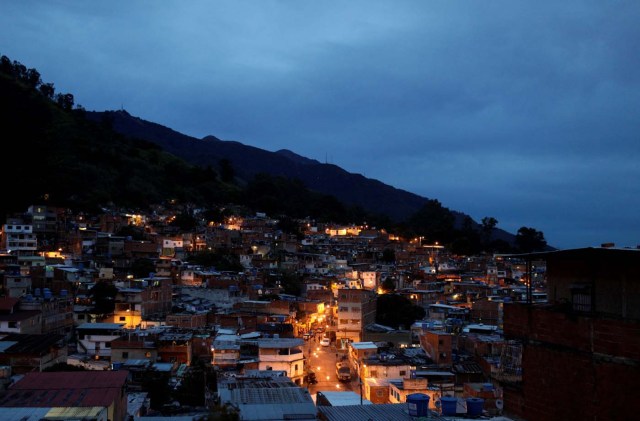 A slum is pictured on the outskirts of Caracas, Venezuela, September 29, 2017. REUTERS/Ricardo Moraes