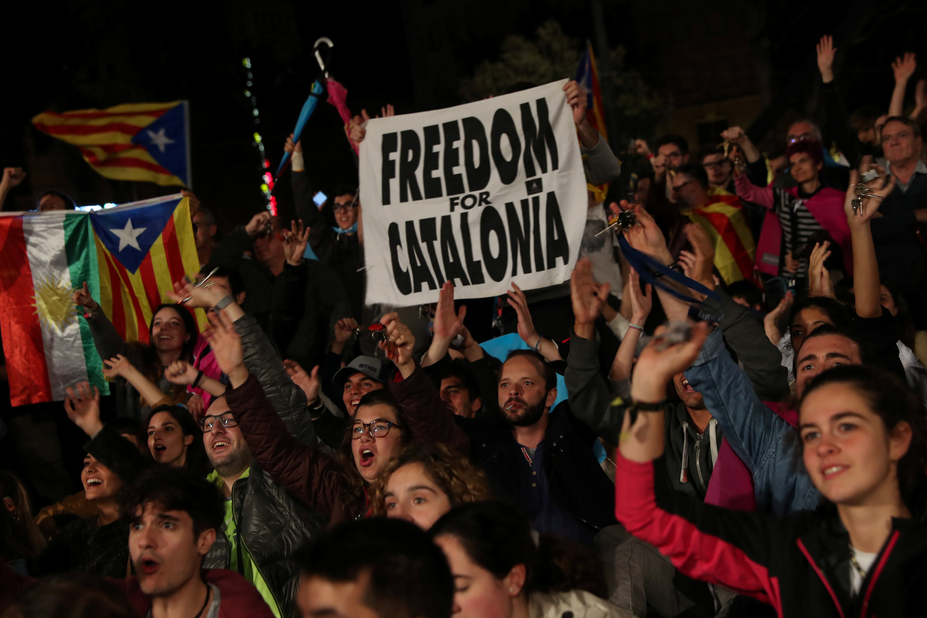 Sindicatos y asociaciones llaman a huelga general en Cataluña este martes