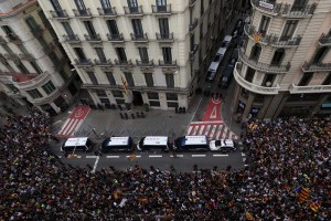 Huelga general en Cataluña en protesta por actuación policial durante el referéndum (fotos)