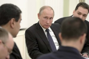 Putin dice que Rusia sólo usará armas nucleares en respuesta a ataque de misiles