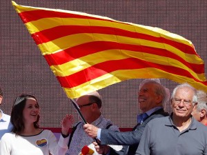 Vargas Llosa acusa de golpistas a autoridades del gobierno de Cataluña