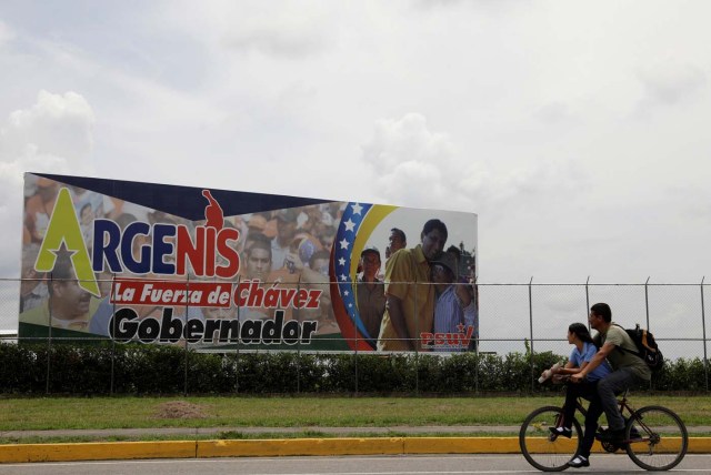 a campaign banner of the ruling Socialist Party's candidate for Barinas state Argenis Chavez is pictured in Barinas, Venezuela, October 2, 2017. Picture taken on October 2, 2017. REUTERS/Ricardo Moraes