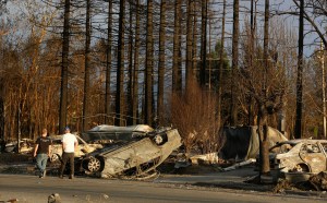 Incendios forestales en California dejan al menos 31 muertos, viento sigue avivando las llamas
