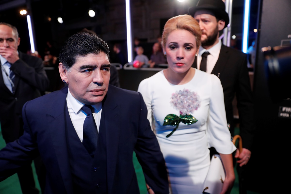 Expareja de Maradona Oliva denuncia que le impidieron ingresar al velatorio