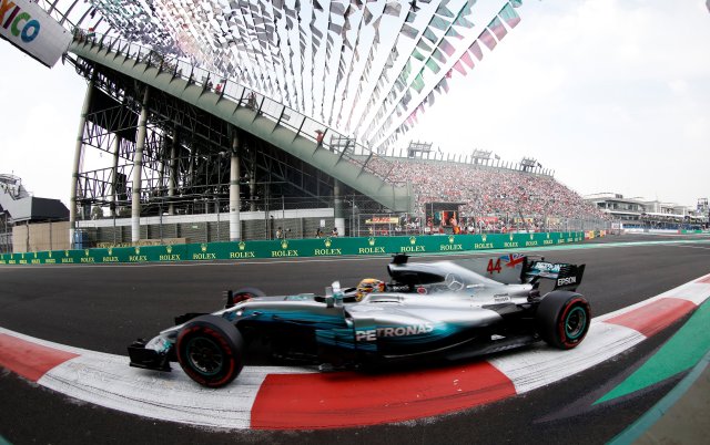 F1 - Formula 1 - Mexican Grand Prix 2017 - Mexico City, Mexico - October 29, 2017 Mercedes' Lewis Hamilton during the race REUTERS/Edgard Garrido
