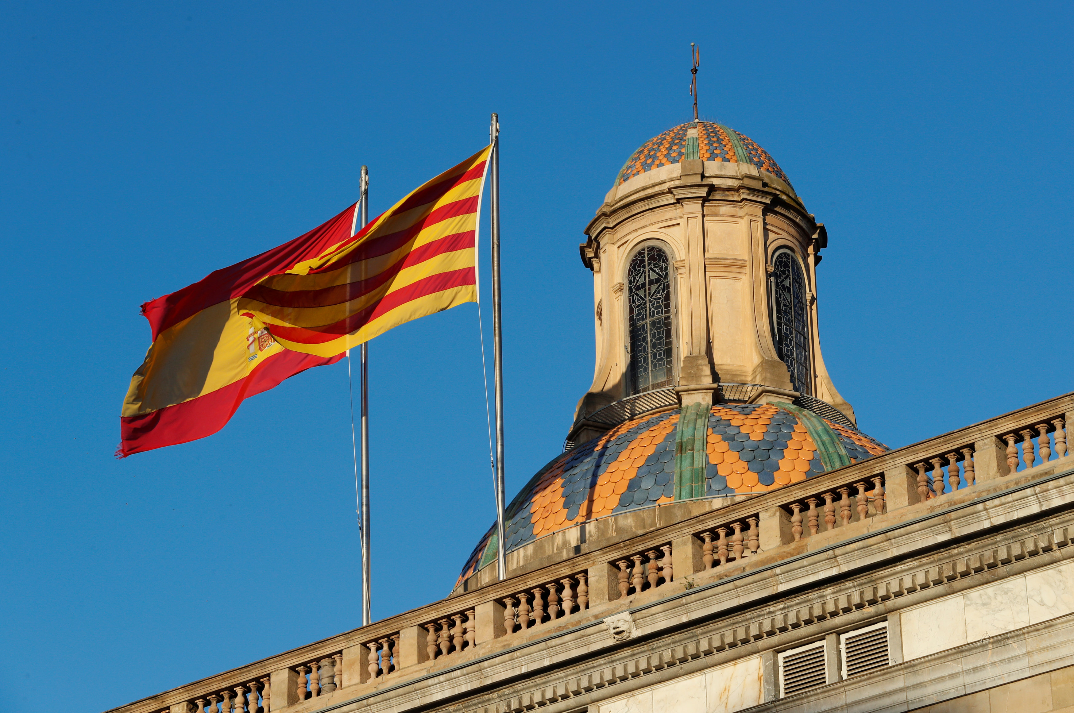 España busca impedir que Puigdemont regrese a Cataluña de incógnito