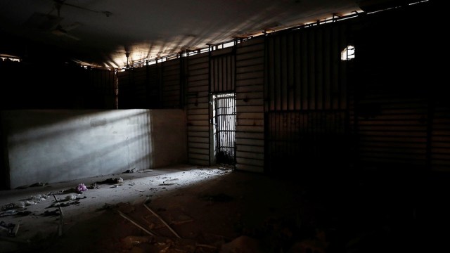 Una celda para prisioneros utilizada hasta hace unos días por miembros del Estado Islámico en Raqa. 18 de octubre de 2017.