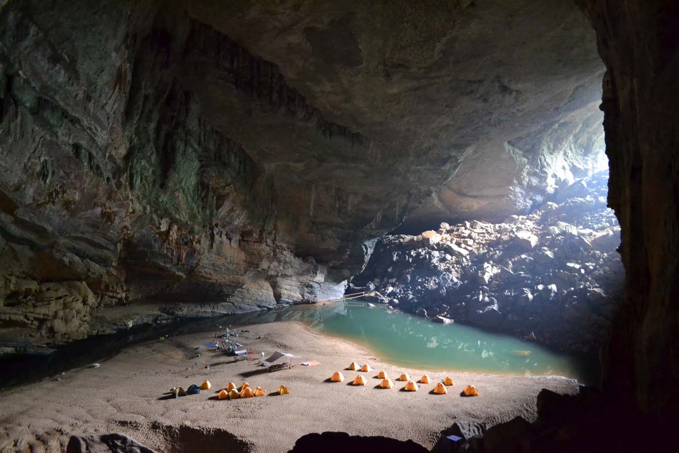 Los vietnamitas se movilizan para salvar las cuevas de King Kong (foto)