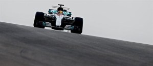 Mercedes festeja Mundial de constructores y Vettel frena celebración anticipada de Hamilton
