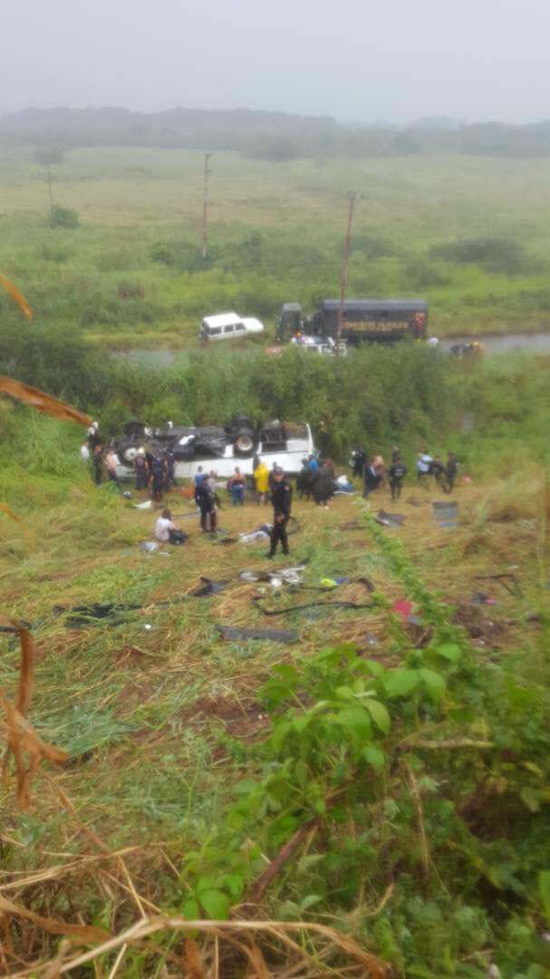 Nueve fallecidos y 28 heridos en accidente en carretera de Calabozo