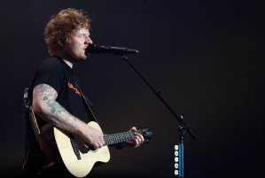 Ed Sheeran fue trasladado a un hospital tras un accidente de tránsito