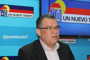 Diputado Enrique Márquez de UNT decide apoyar candidatura de Henri Falcón
