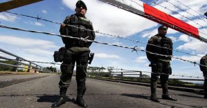 Por enfrentamientos, Colombia refuerza presencia militar cerca de Venezuela