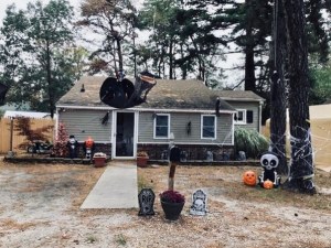 La escabrosa decoración para Halloween de una familia en EEUU (FOTOS)