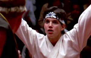 Daniel San se reencuentra con el catire malote… ¡Regresa Karate Kid! (FOTO)