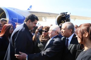 Maduro realiza una escala técnica en Argelia, la segunda en tres semanas