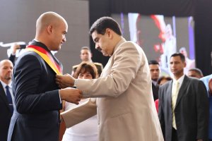 En cadena nacional… Maduro asiste a la juramentación de Héctor Rodríguez