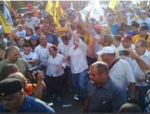 EN VIDEO: Así sacaron a chavistas que intentaban impedir caminata de Olivares en Vargas