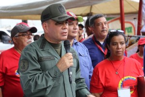 El chiste del día: Padrino López pide reconocer el “liderazgo” de Maduro