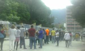 Denuncian al Plan República por impedir la votación en centro de Mérida