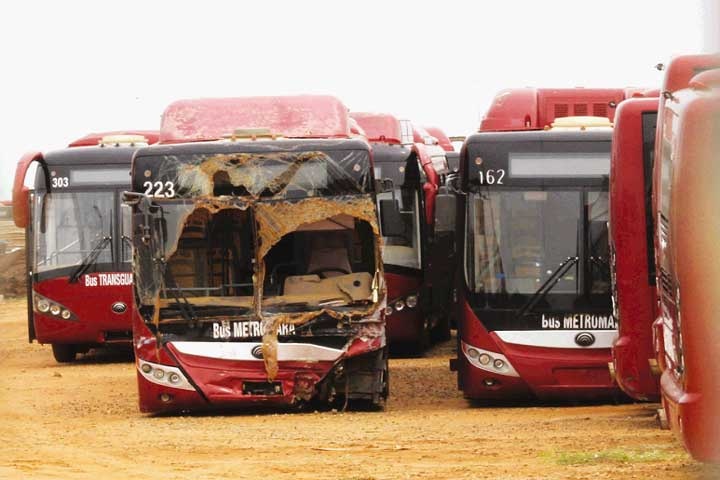 Parados y arrumados 247 buses del Metro de Maracaibo