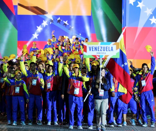 La delegación venezolana durante la inauguración de los Juegos Suramericanos de la Juventud (Foto: @Mindeporte)