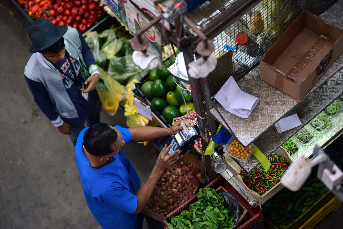 Aumento salarial y nuevo billete: Venezolanos temen otro golpe inflacionario