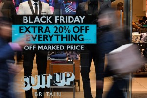 Black Friday: Las tiendas de EEUU compiten con el comercio en línea (fotos)