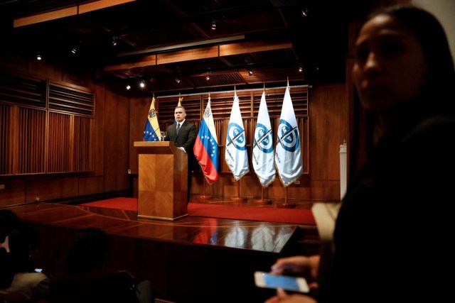 Venezuela's chief prosecutor Tarek William Saab talks to the media during a news conference in Caracas, Venezuela, November 2, 2017. REUTERS/Marco Bello
