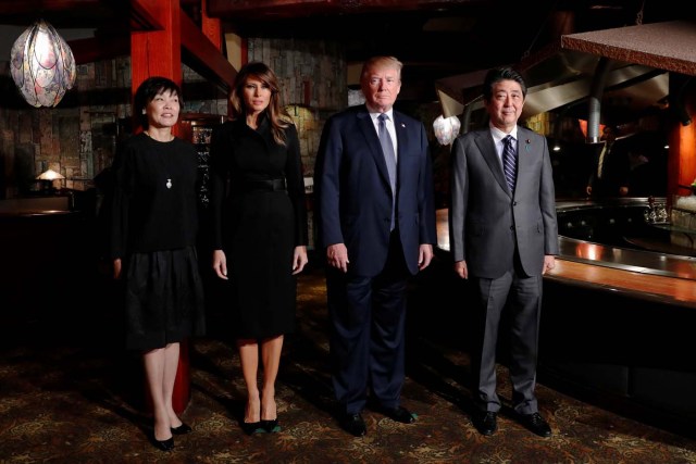 U.S. President Donald Trump and his wife Melania Trump are welcomed by Japan's Prime Minister Shinzo Abe and his wife Akie Abe with a dinner at Ginza Ukai Tei in Tokyo, Japan November 5, 2017. REUTERS/Jonathan Ernst