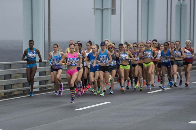 Nov 5, 2017; New York, NY, USA; Sara Dossena (ITA) leads the professional women in the New York City marathon as they run across the Verrazano Bridge. Mandatory Credit: Gregory J. Fisher-USA TODAY Sports