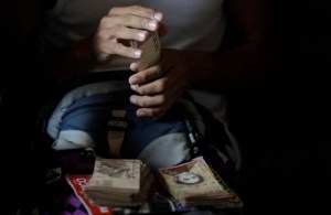 Venezuela reporta a EEUU caída del PIB de 16,5% en 2016