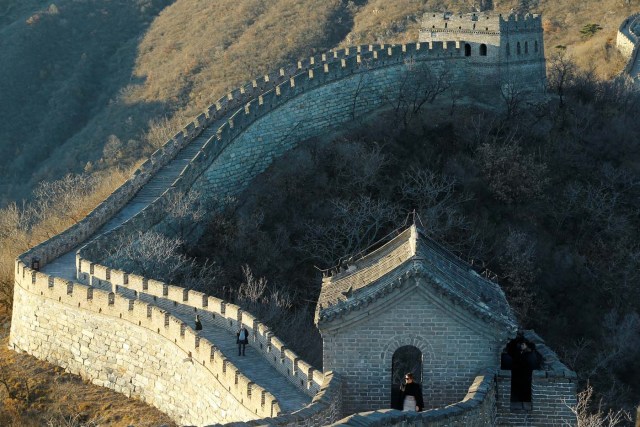 U.S. first lady Melania Trump visits the Mutianyu section of the Great Wall of China, in Beijing November 10, 2017. REUTERS/Thomas Peter