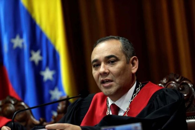 Imagen de archivo. El presidente de la Corte Suprema de Venezuela, Maikel Moreno, lee una declaración en Caracas, Venezuela, el 1 de agosto de 2017. REUTERS / Ueslei Marcelino