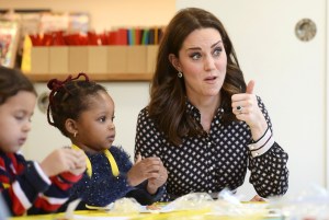 Esto es lo que piensa Kate Middleton sobre el compromiso de Harry y Meghan (video)