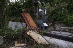 Cementerio General del Sur es foco de epidemias, profanaciones e inseguridad, denuncia Richard Blanco