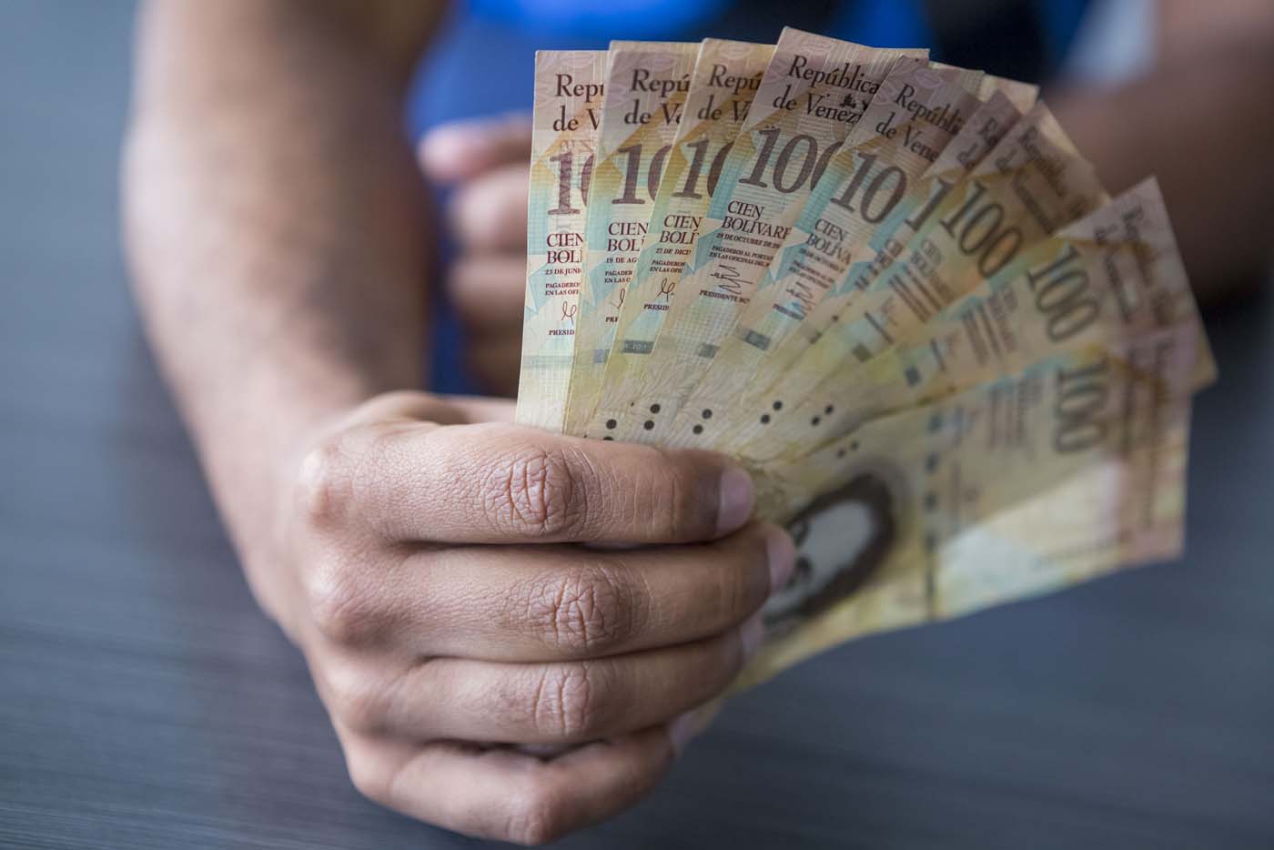 Fiscalía paraguaya pide elevar a juicio oral el caso de billetes venezolanos incautados en 2017
