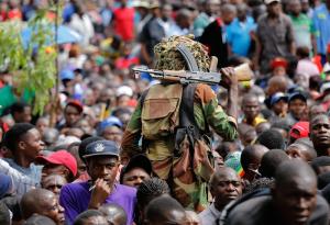 Soldados se unen a los ciudadanos en calles de Zimbabue en contra de Mugabe