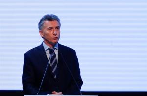 Macri pide a los empresarios poner el hombro a la espera de acuerdo con FMI