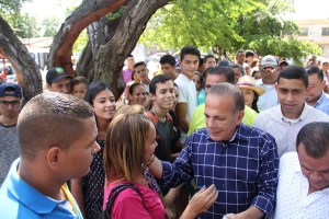 Rosales entregará 20 mil becas JEL  en los primeros 100 días de su gobierno