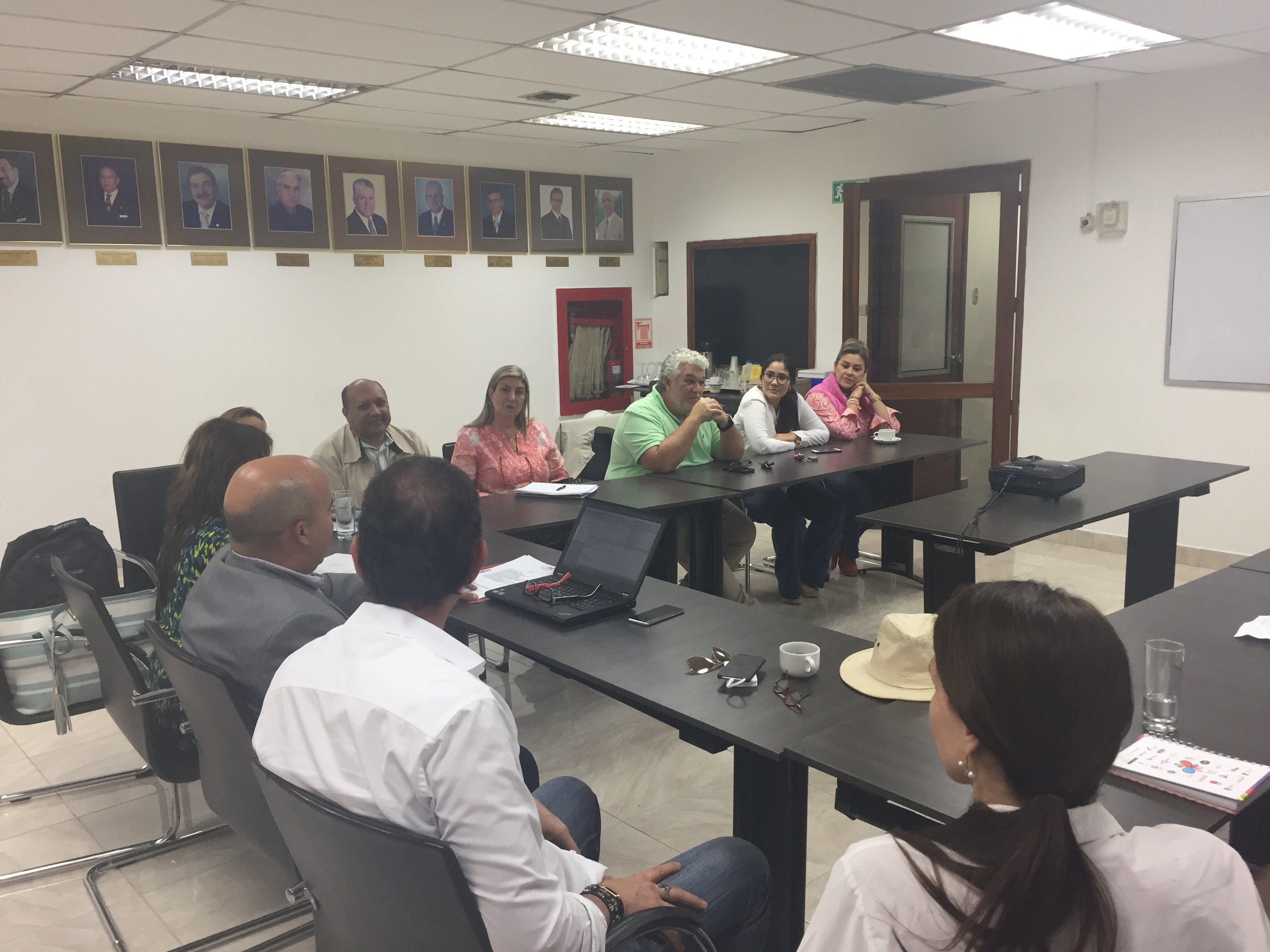 Carlos Lozano se reunió con la directiva de la Asociación de Ejecutivos del estado Carabobo