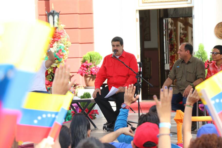 El nuevo chantaje de Maduro: Becas y Bonos a través del carnet de la Patria Estudiantil