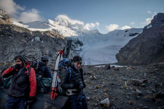 Parte del equipo de asistencia para los científicos que escalaron el Queshqua (Foto: Tomas Munita para The New York Times)